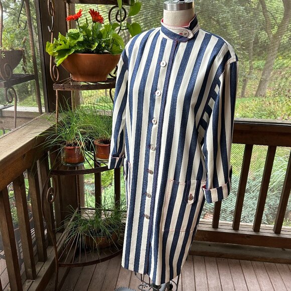 Classic N.R.1 High-Collar Shirtwaist Dress - Picture 4 of 13